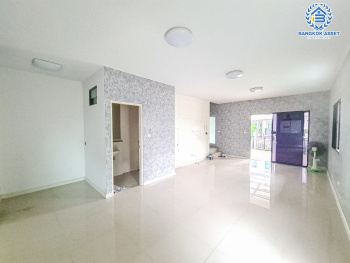 *****ทาวน์เฮ้าส์มือสอง โครงการ โมดิวิลล่า ปิ่นเกล้า-วงแหวน หลังมุม เนื้อที่กว้าง 33.90 ตร.ว. ฟังก์ชัน 3 ห้องนอน 2 ห้องน้ำ 2 ที่จอดรถ บ้านเหมือนใหม่ ได้เนื้อที่ข้างบ้านกว้าง โครงการตั้งบนทำเลดี เชื่อมต่อถนนกาญจนาภิเษก ถนนนครอินทร์ ถนนปิ่นเกล้า-นครชัยศรี ใกล้เซ็นทรัล ปิ่นเกล้า และจุดขึ้นทางด่วน "ศรีรัช"