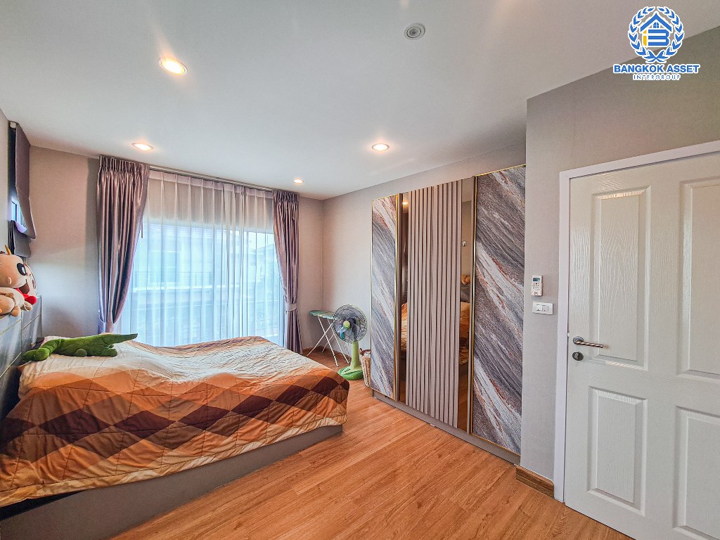 *****บ้านแฝดมือสอง โครงการ เดอะ แพลนท์ พหลโยธิน-รังสิต หลังมุม เนื้อที่กว้าง 44.10 ตร.ว. ฟังก์ชัน 3 ห้องนอน 2 ห้องน้ำ 2 ที่จอดรถ ข้างบ้านมีพื้นที่กว้าง ต่อเติมครัวพร้อมใช้งาน โครงการบนทำเลดี เชื่อมต่อถนนคลองหลวง ถนนรังสิต-รังสิต ถนนพหลโยธิน ใกล้ฟิวเจอร์พาร์ครังสิต