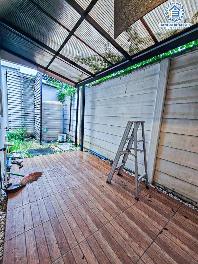 *****ทาวน์เฮ้าส์มือสองนนทบุรี โครงการ อารียา เดอะวิลเลจ บางกรวย-กรุงเทพ เนื้อที่กว้าง 30 ตร.ว. ฟังก์ชัน 3 ห้องนอน 2 ห้องน้ำ 2 ที่จอดรถ บ้านสภาพสวย น่าอยู่ บนทำเลแห่งการเดินทาง เชื่อมต่อถนนกาญจนาภิเษก ใกล้รถไฟฟ้าสายสีม่วง "สถานีคลองบางไผ่" และจุดขึ้นทางด่วน "ศรีรัช"