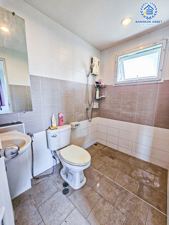 *****บ้านเดี่ยวมือสอง โครงการ คุณาภัทร6 กาญจนาภิเษก หลังมุม เนื้อที่ 52.40 ตร.ว. ฟังก์ชัน 3 ห้องนอน 3 ห้องน้ำ 2 ที่จอดรถ บ้านสวย ภายในตกแต่งโมเดิร์น พร้อมเข้าอยู่ บนทำเลเดินทางสะดวก เชื่อมต่อถนนบ้านกล้วย-ไทรน้อย ถนนกาญจนาภิเษก ใกล้รถไฟฟ้าสายสีม่วง "สถานีคลองบางไผ่" และจุดขึ้นทางด่วน "ศรีรัช"