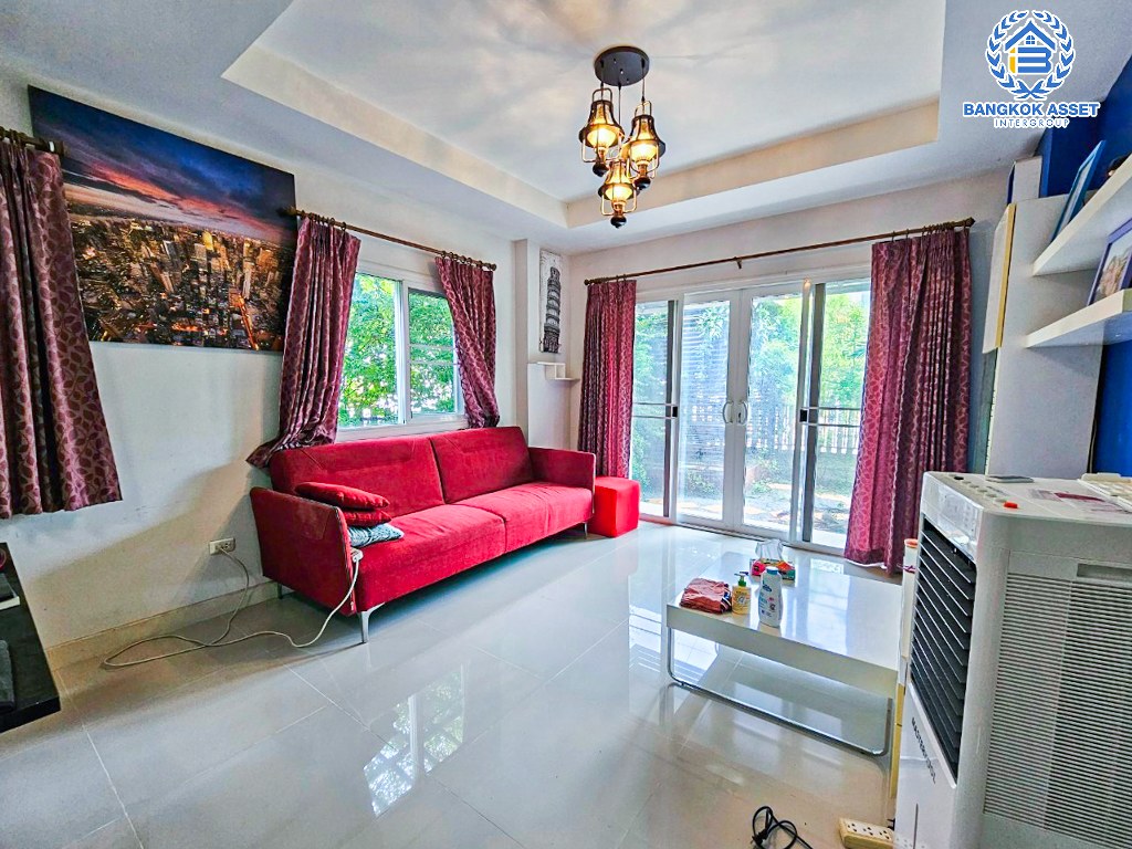 *****บ้านเดี่ยวมือสอง โครงการ คุณาภัทร6 กาญจนาภิเษก หลังมุม เนื้อที่ 52.40 ตร.ว. ฟังก์ชัน 3 ห้องนอน 3 ห้องน้ำ 2 ที่จอดรถ บ้านสวย ภายในตกแต่งโมเดิร์น พร้อมเข้าอยู่ บนทำเลเดินทางสะดวก เชื่อมต่อถนนบ้านกล้วย-ไทรน้อย ถนนกาญจนาภิเษก ใกล้รถไฟฟ้าสายสีม่วง "สถานีคลองบางไผ่" และจุดขึ้นทางด่วน "ศรีรัช"