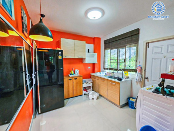 *****บ้านเดี่ยวมือสอง โครงการ คุณาภัทร6 กาญจนาภิเษก หลังมุม เนื้อที่ 52.40 ตร.ว. ฟังก์ชัน 3 ห้องนอน 3 ห้องน้ำ 2 ที่จอดรถ บ้านสวย ภายในตกแต่งโมเดิร์น พร้อมเข้าอยู่ บนทำเลเดินทางสะดวก เชื่อมต่อถนนบ้านกล้วย-ไทรน้อย ถนนกาญจนาภิเษก ใกล้รถไฟฟ้าสายสีม่วง "สถานีคลองบางไผ่" และจุดขึ้นทางด่วน "ศรีรัช"