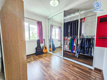 *****บ้านเดี่ยวมือสอง โครงการ คุณาภัทร6 กาญจนาภิเษก หลังมุม เนื้อที่ 52.40 ตร.ว. ฟังก์ชัน 3 ห้องนอน 3 ห้องน้ำ 2 ที่จอดรถ บ้านสวย ภายในตกแต่งโมเดิร์น พร้อมเข้าอยู่ บนทำเลเดินทางสะดวก เชื่อมต่อถนนบ้านกล้วย-ไทรน้อย ถนนกาญจนาภิเษก ใกล้รถไฟฟ้าสายสีม่วง "สถานีคลองบางไผ่" และจุดขึ้นทางด่วน "ศรีรัช"