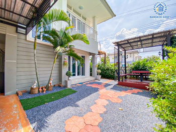 *****บ้านเดี่ยวมือสอง โครงการ คุณาภัทร6 กาญจนาภิเษก หลังมุม เนื้อที่ 52.40 ตร.ว. ฟังก์ชัน 3 ห้องนอน 3 ห้องน้ำ 2 ที่จอดรถ บ้านสวย ภายในตกแต่งโมเดิร์น พร้อมเข้าอยู่ บนทำเลเดินทางสะดวก เชื่อมต่อถนนบ้านกล้วย-ไทรน้อย ถนนกาญจนาภิเษก ใกล้รถไฟฟ้าสายสีม่วง "สถานีคลองบางไผ่" และจุดขึ้นทางด่วน "ศรีรัช"