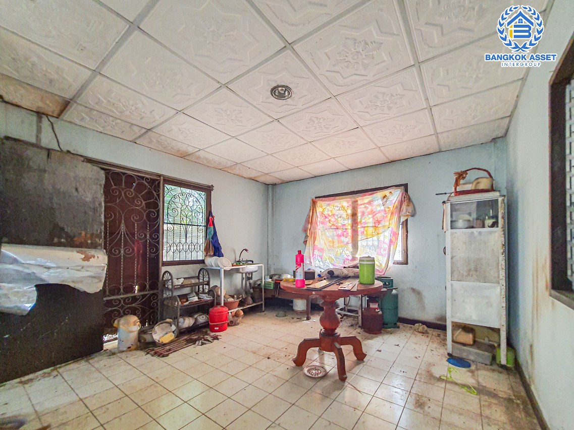 *****บ้านเดี่ยวมือสองปทุมธานี หมู่บ้าน เคียงคลอง2 ธัญบุรี-ปทุมธานี เนื้อที่กว้างมากถึง 80 ตร.ว. ฟังก์ชัน 3 ห้องนอน 2 ห้องน้ำ 1 ที่จอดรถ บ้านสภาพสวย มีเนื้อที่ข้างบ้านปลูกห้องเพิ่มได้หลายห้อง บนทำเลเดินทางเข้าเมืองก็ง่าย ออกต่างจังหวัดก็สะดวก เชื่อมต่อถนนรังสิต-นครนายก จองเลย!