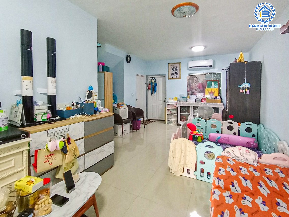 *****ทาวน์เฮ้าส์มือสองนนทบุรี โครงการ พฤกษาวิลล์33 ปิ่นเกล้า-วงแหวน เนื้อที่กว้าง 21.1 ตร.ว. ฟังก์ชัน 3 ห้องนอน 2 ห้องน้ำ 1 ที่จอดรถ บ้านพร้อมอยู่ ต่อเติมครบ บนทำเลเชื่อมต่อถนนกาญจนาภิเษก, ถนนนครอินทร์, ถนนรัตนาธิเบศร์ ใกล้รถไฟฟ้าสายสีม่วง "สถานีตลาดบางใหญ่" และทางด่วน "ศรีรัช"