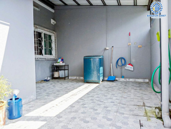 *****ทาวน์เฮ้าส์มือสองนนทบุรี โครงการ เศรณีวิลล่า บ้านกล้วย-ไทรน้อย เนื้อที่กว้างขวางถึง 31 ตร.ว. ฟังก์ชัน 3 ห้องนอน 2 ห้องน้ำ 1 ที่จอดรถ บ้านปรับปรุงใหม่สภาพดีมาก บนทำเลแห่งการเดินทาง เชื่อมต่อถนนกาญจนาภิเษก ใกล้รถไฟฟ้าสายสีม่วง "สถานีคลองบางไผ่" และทางด่วน "ศรีรัช" ในราคาสุดคุ้ม!