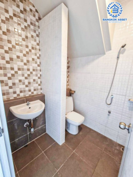 *****ทาวน์เฮ้าส์มือสอง โครงการ ธนานนท์แลนด์ ราชพฤกษ์ เนื้อที่กว้าง 16 ตร.ว. ฟังก์ชัน 2 ห้องนอน 3 ห้องน้ำ 1 ที่จอดรถ บ้านพร้อมอยู่ สภาพดีเยี่ยมเหมือนใหม่ บนทำเลเดินทางสะดวก เชื่อมต่อถนนราชพฤกษ์ ถนนติวานนท์ ถนนชัยพฤกษ์ ใกล้รถไฟฟ้าสายสีม่วง "สถานีบางรักน้อยท่าอิฐ" และจุดขึ้นทางด่วน "ศรีรัช"