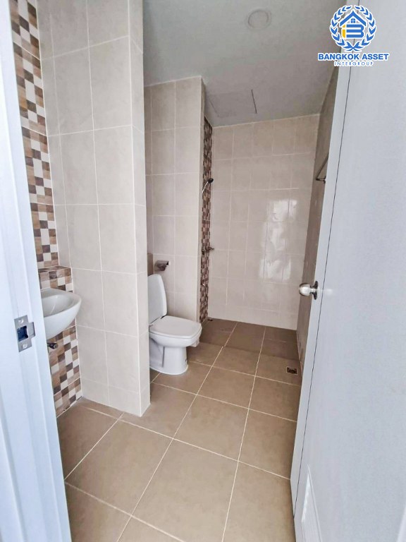 *****ทาวน์เฮ้าส์มือสอง โครงการ ธนานนท์แลนด์ ราชพฤกษ์ เนื้อที่กว้าง 16 ตร.ว. ฟังก์ชัน 2 ห้องนอน 3 ห้องน้ำ 1 ที่จอดรถ ภายในสภาพดีเยี่ยม พร้อมเข้าอยู่ บนทำเลเดินทางสะดวก เชื่อมต่อถนนราชพฤกษ์ ถนนติวานนท์ ถนนรัตนาธิเบศร์ ใกล้รถไฟฟ้าสายสีม่วง "สถานีบางรักน้อยท่าอิฐ" และจุดขึ้นทางด่วน "ศรีรัช"