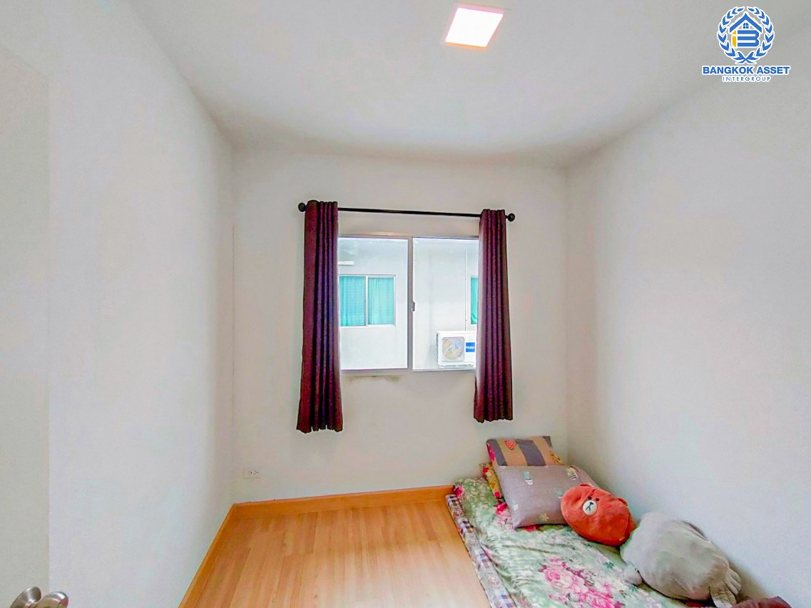 *****ทาวน์เฮ้าส์มือสองสมุทรปราการ โครงการ พฤกษาวิลล์ อ่อนนุช-สุวรรณภูมิ หลังมุม เนื้อที่กว้างเกือบ 27 ตร.ว. ฟังก์ชัน 3 ห้องนอน 2 ห้องน้ำ 1 ที่จอดรถ บ้านพร้อมอยู่ ทำเลใกล้สนามบินสุวรรณภูมิ เชื่อมต่อถนนลาดกระบัง ใกล้รถไฟฟ้าสายแอร์พอร์ตเรล ลิงค์ "สถานีบ้านทับช้าง" และมอเตอร์เวย์ ลาดกระบัง