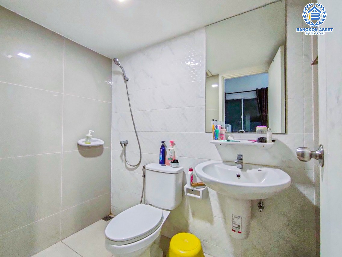 *****ทาวน์เฮ้าส์มือสองสมุทรปราการ โครงการ พฤกษาวิลล์ อ่อนนุช-สุวรรณภูมิ หลังมุม เนื้อที่กว้างเกือบ 27 ตร.ว. ฟังก์ชัน 3 ห้องนอน 2 ห้องน้ำ 1 ที่จอดรถ บ้านพร้อมอยู่ ทำเลใกล้สนามบินสุวรรณภูมิ เชื่อมต่อถนนลาดกระบัง ใกล้รถไฟฟ้าสายแอร์พอร์ตเรล ลิงค์ "สถานีบ้านทับช้าง" และมอเตอร์เวย์ ลาดกระบัง