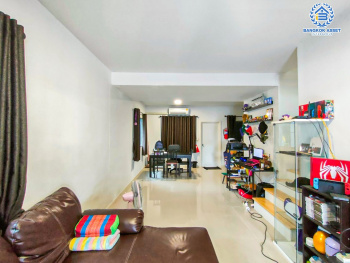 *****ทาวน์เฮ้าส์มือสองสมุทรปราการ โครงการ พฤกษาวิลล์ อ่อนนุช-สุวรรณภูมิ หลังมุม เนื้อที่กว้างเกือบ 27 ตร.ว. ฟังก์ชัน 3 ห้องนอน 2 ห้องน้ำ 1 ที่จอดรถ บ้านพร้อมอยู่ ทำเลใกล้สนามบินสุวรรณภูมิ เชื่อมต่อถนนลาดกระบัง ใกล้รถไฟฟ้าสายแอร์พอร์ตเรล ลิงค์ "สถานีบ้านทับช้าง" และมอเตอร์เวย์ ลาดกระบัง