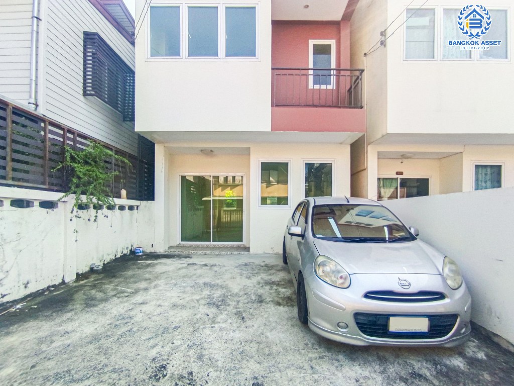 *****ทาวน์เฮ้าส์มือสอง โครงการ ประชาราษฏร์ สาย1 เนื้อที่กว้าง 24.70 ตร.ว. ฟังก์ชัน 4 ห้องนอน 3 ห้องน้ำ 2 ที่จอดรถ บ้านสภาพดี พร้อมอยู่ บนทำเลเดินทางสะดวก เชื่อมต่อถนนกรุงเทพ-นนทบุรี ถนนประชาราษร์สาย1 ถนนวงศ์สว่าง ใกล้รถไฟฟ้าสายสีม่วง "สถานีเตาปูน" และจุดขึ้นทางด่วน "ศรีรัช"