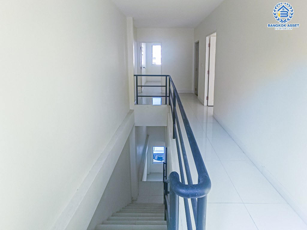 *****ทาวน์เฮ้าส์มือสอง โครงการ ประชาราษฏร์ สาย1 เนื้อที่กว้าง 24.70 ตร.ว. ฟังก์ชัน 4 ห้องนอน 3 ห้องน้ำ 2 ที่จอดรถ บ้านสภาพดี พร้อมอยู่ บนทำเลเดินทางสะดวก เชื่อมต่อถนนกรุงเทพ-นนทบุรี ถนนประชาราษร์สาย1 ถนนวงศ์สว่าง ใกล้รถไฟฟ้าสายสีม่วง "สถานีเตาปูน" และจุดขึ้นทางด่วน "ศรีรัช"