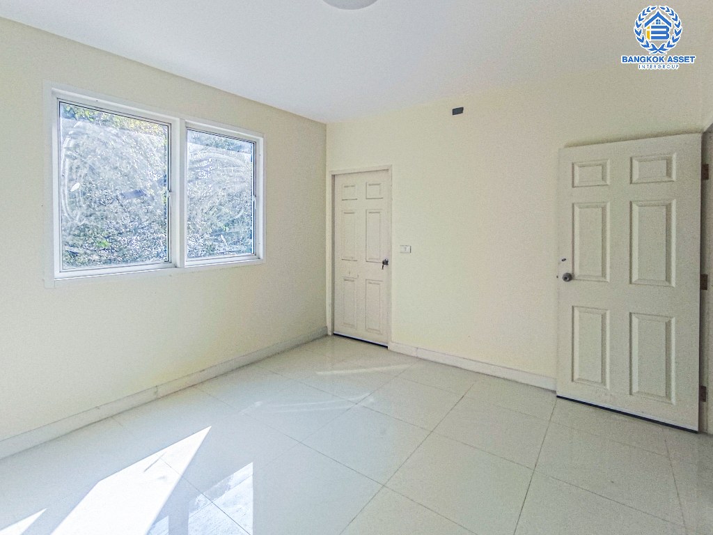 *****ทาวน์เฮ้าส์มือสอง โครงการ ประชาราษฏร์ สาย1 เนื้อที่กว้าง 24.70 ตร.ว. ฟังก์ชัน 4 ห้องนอน 3 ห้องน้ำ 2 ที่จอดรถ บ้านสภาพดี พร้อมอยู่ บนทำเลเดินทางสะดวก เชื่อมต่อถนนกรุงเทพ-นนทบุรี ถนนประชาราษร์สาย1 ถนนวงศ์สว่าง ใกล้รถไฟฟ้าสายสีม่วง "สถานีเตาปูน" และจุดขึ้นทางด่วน "ศรีรัช"