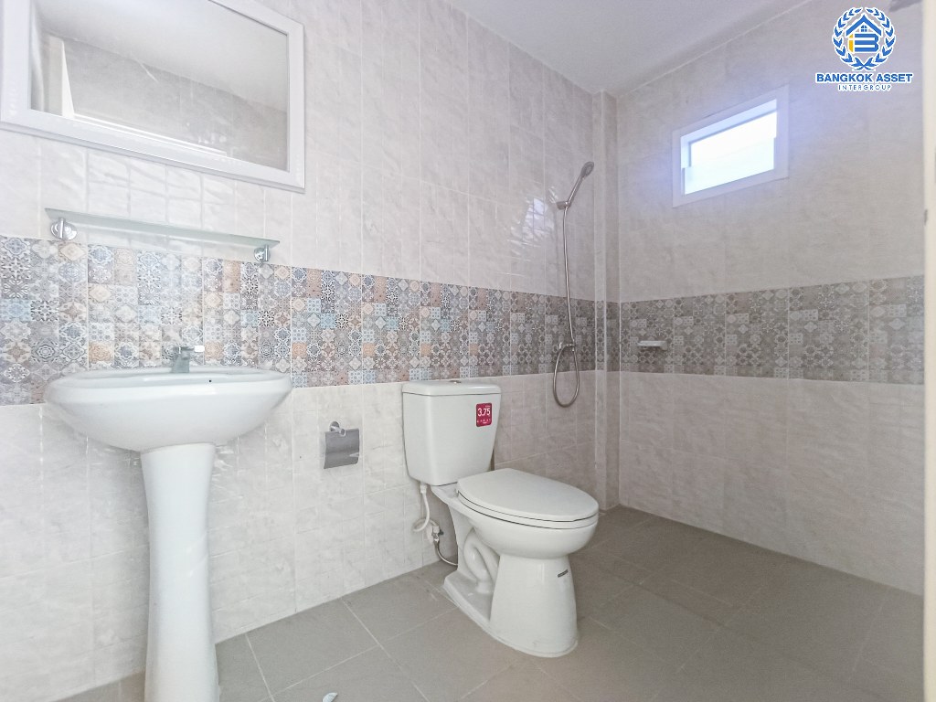 *****ทาวน์เฮ้าส์มือสอง โครงการ ประชาราษฏร์ สาย1 เนื้อที่กว้าง 24.70 ตร.ว. ฟังก์ชัน 4 ห้องนอน 3 ห้องน้ำ 2 ที่จอดรถ บ้านสภาพดี พร้อมอยู่ บนทำเลเดินทางสะดวก เชื่อมต่อถนนกรุงเทพ-นนทบุรี ถนนประชาราษร์สาย1 ถนนวงศ์สว่าง ใกล้รถไฟฟ้าสายสีม่วง "สถานีเตาปูน" และจุดขึ้นทางด่วน "ศรีรัช"