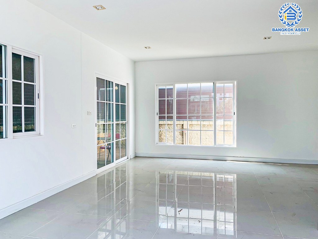 *****บ้านแฝดมือสอง โครงการ โกลเด้น นีโอ สาทร เนื้อที่ 40.60 ตร.ว. ฟังก์ชัน 4 ห้องนอน 4 ห้องน้ำ 2 ที่จอดรถ บ้านสวยพร้อมอยู่ ต่อเติมหลังคาหลังบ้าน บนทำเลเดินทางสะดวก เชื่อมต่อถนนกัลปพฤกษ์ ถนนกาญจนาภิเษก ถนนเอกชัย ใกล้รถไฟฟ้าสายสีเขียว "สถานีวุฒกาศ" และจุดขึ้นทางด่วน "ศรีรัช"