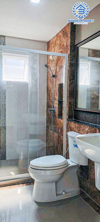 *****บ้านแฝดมือสอง โครงการ โกลเด้น นีโอ สาทร เนื้อที่ 40.60 ตร.ว. ฟังก์ชัน 4 ห้องนอน 4 ห้องน้ำ 2 ที่จอดรถ บ้านสวยพร้อมอยู่ ต่อเติมหลังคาหลังบ้าน บนทำเลเดินทางสะดวก เชื่อมต่อถนนกัลปพฤกษ์ ถนนกาญจนาภิเษก ถนนเอกชัย ใกล้รถไฟฟ้าสายสีเขียว "สถานีวุฒกาศ" และจุดขึ้นทางด่วน "ศรีรัช"