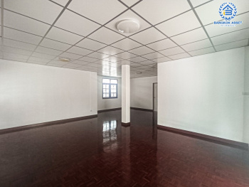 *****บ้านเดี่ยวมือสองกรุงเทพมหานคร หมู่บ้าน ป.ผาสุก พุทธมณฑล สาย2 เนื้อที่กว้างมากถึง 117 ตร.ว. ฟังก์ชัน 4 ห้องนอน 3 ห้องน้ำ 6 ที่จอดรถ บ้านเนื้อที่เยอะ บนทำเลแห่งการเดินทาง เชื่อมต่อถนนกาญจนาภิเษก, ถนนบรมราชชนนี ใกล้จุดขึ้นทางด่วน "ศรีรัช" จองเลย!