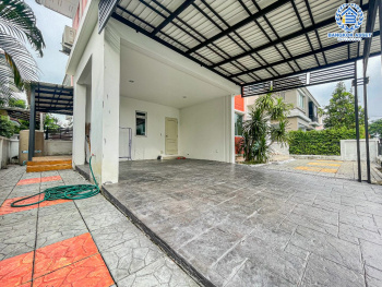 *****บ้านเดี่ยวมือสอง โครงการ ไลฟ์บางกอกบูเลอวาร์ด ราชพฤกษ์-รัตนาธิเบศร์ เนื้อที่กว้าง 50.30 ตร.ว. ฟังก์ชัน 3 ห้องนอน 3 ห้องน้ำ 2 ที่จอดรถ บ้านสภาพดีเยี่ยม บนทำเลเดินทางสะดวก เชื่อมต่อถนนชัยพฤกษ์ ถนนราชพฤกษ์ ถนนรัตนาธิเบศร์ ใกล้รถไฟฟ้าสายสีม่วง "สถานีบางรักน้อยท่าอิฐ" และจุดขึ้นทางด่วน "ศรีรัช"