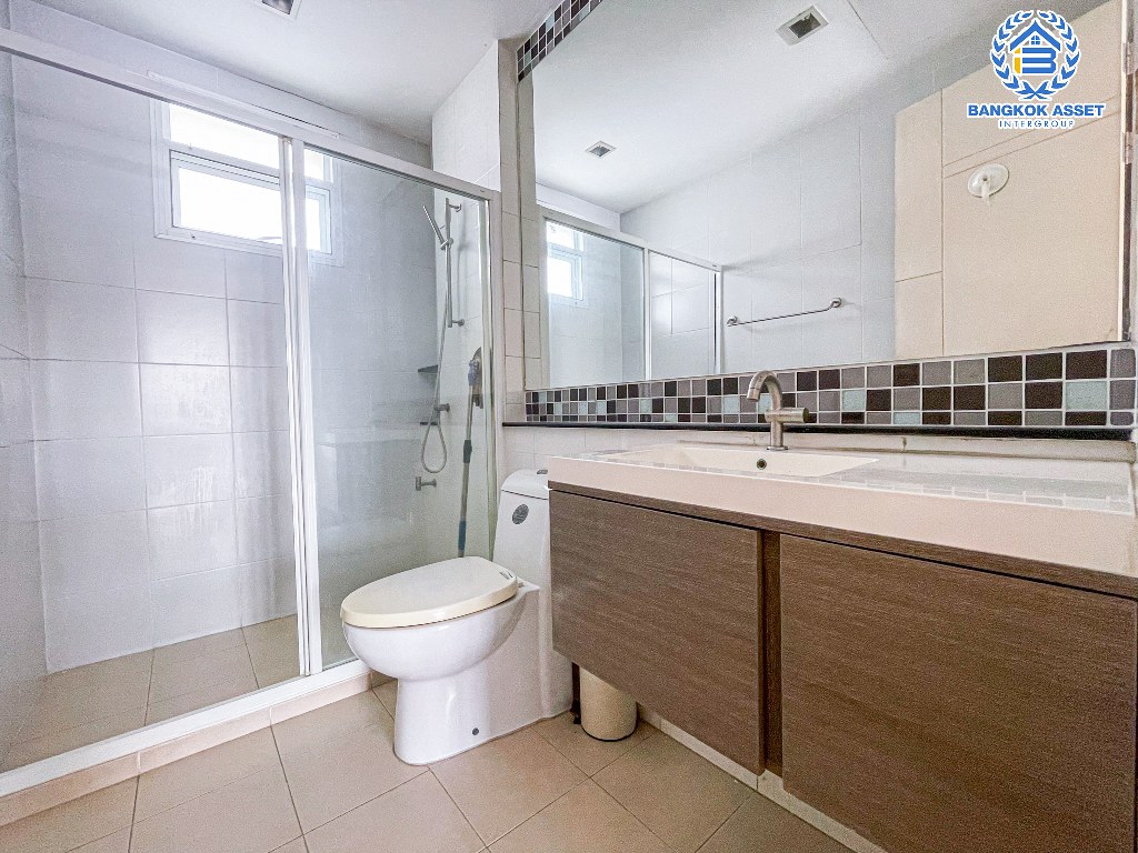 *****บ้านเดี่ยวมือสอง โครงการ ฮาบิเทีย ไลน์ พุทธมณฑลสาย2 หลังมุม เนื้อที่กว้าง 113.60 ตร.ว. ฟังก์ชัน 4 ห้องนอน 3 ห้องน้ำ 3 ที่จอดรถ บ้านสภาพดีเยี่ยม บนพื้นที่กว้างขวาง โครงการตั้งบนทำเลเดินทางสะดวก เชื่อมต่อถนนสิรินธร ถนนกาญจนาภิเษก ถนนเพชรเกษม