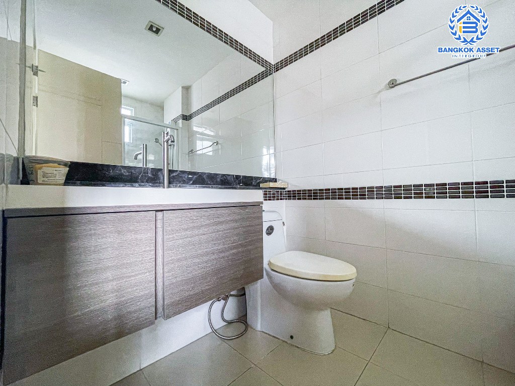 *****บ้านเดี่ยวมือสอง โครงการ ฮาบิเทีย ไลน์ พุทธมณฑลสาย2 หลังมุม เนื้อที่กว้าง 113.60 ตร.ว. ฟังก์ชัน 4 ห้องนอน 3 ห้องน้ำ 3 ที่จอดรถ บ้านสภาพดีเยี่ยม บนพื้นที่กว้างขวาง โครงการตั้งบนทำเลเดินทางสะดวก เชื่อมต่อถนนสิรินธร ถนนกาญจนาภิเษก ถนนเพชรเกษม