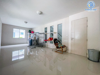 *****บ้านเดี่ยวมือสอง โครงการ ฮาบิเทีย ไลน์ พุทธมณฑลสาย2 หลังมุม เนื้อที่กว้าง 113.60 ตร.ว. ฟังก์ชัน 4 ห้องนอน 3 ห้องน้ำ 3 ที่จอดรถ บ้านสภาพดีเยี่ยม บนพื้นที่กว้างขวาง โครงการตั้งบนทำเลเดินทางสะดวก เชื่อมต่อถนนสิรินธร ถนนกาญจนาภิเษก ถนนเพชรเกษม