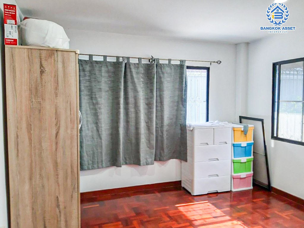 *****บ้านเดี่ยวมือสอง โครงการ หงษ์ลดา ซอยวัดลำโพ2 กาญจนาภิเษก เนื้อที่กว้าง 58 ตร.ว. ฟังก์ชัน 3 ห้องนอน 2 ห้องน้ำ 2 ที่จอดรถ ต่อเติมครัวพร้อมใช้งาน โครงการตั้งบนทำเลเดินทางสะดวก เชื่อมต่อถนนชัยพฤกษ์ ถนนกาญจนาภิเษก ถนนสะพานนนทบุรี-บางบัวทอง  ใกล้รถไฟฟ้าสายสีม่วง "สถานีคลองบางไผ่"