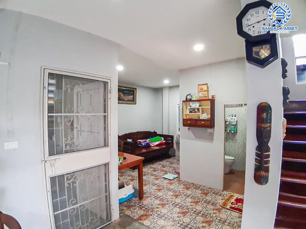 *****บ้านเดี่ยวมือสอง โครงการ หงษ์ลดา ซอยวัดลำโพ2 กาญจนาภิเษก เนื้อที่กว้าง 58 ตร.ว. ฟังก์ชัน 3 ห้องนอน 2 ห้องน้ำ 2 ที่จอดรถ ต่อเติมครัวพร้อมใช้งาน โครงการตั้งบนทำเลเดินทางสะดวก เชื่อมต่อถนนชัยพฤกษ์ ถนนกาญจนาภิเษก ถนนสะพานนนทบุรี-บางบัวทอง  ใกล้รถไฟฟ้าสายสีม่วง "สถานีคลองบางไผ่"