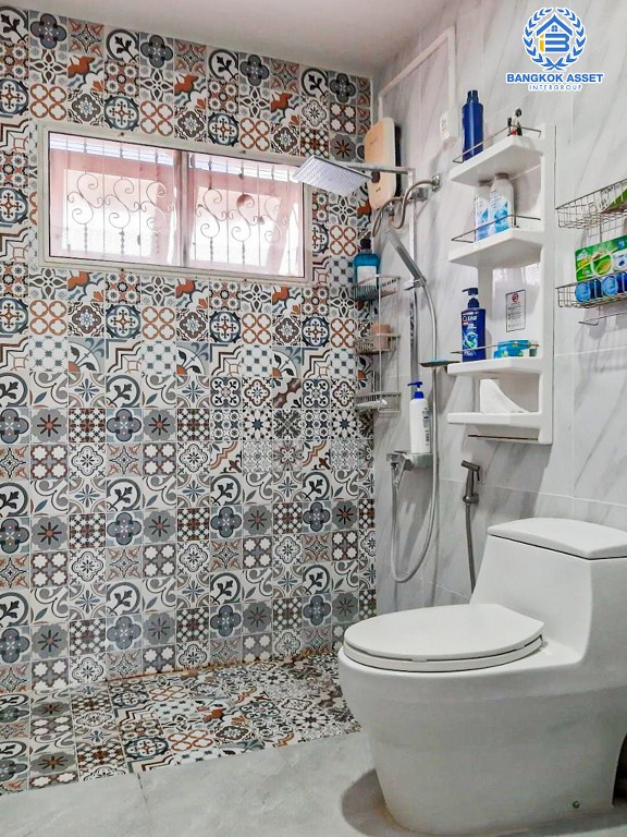 *****บ้านเดี่ยวมือสอง โครงการ หงษ์ลดา ซอยวัดลำโพ2 กาญจนาภิเษก เนื้อที่กว้าง 58 ตร.ว. ฟังก์ชัน 3 ห้องนอน 2 ห้องน้ำ 2 ที่จอดรถ ต่อเติมครัวพร้อมใช้งาน โครงการตั้งบนทำเลเดินทางสะดวก เชื่อมต่อถนนชัยพฤกษ์ ถนนกาญจนาภิเษก ถนนสะพานนนทบุรี-บางบัวทอง  ใกล้รถไฟฟ้าสายสีม่วง "สถานีคลองบางไผ่"