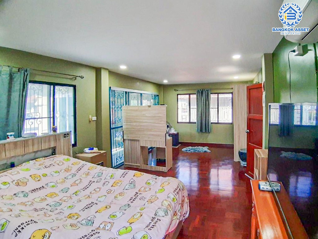 *****บ้านเดี่ยวมือสอง โครงการ หงษ์ลดา ซอยวัดลำโพ2 กาญจนาภิเษก เนื้อที่กว้าง 58 ตร.ว. ฟังก์ชัน 3 ห้องนอน 2 ห้องน้ำ 2 ที่จอดรถ ต่อเติมครัวพร้อมใช้งาน โครงการตั้งบนทำเลเดินทางสะดวก เชื่อมต่อถนนชัยพฤกษ์ ถนนกาญจนาภิเษก ถนนสะพานนนทบุรี-บางบัวทอง  ใกล้รถไฟฟ้าสายสีม่วง "สถานีคลองบางไผ่"