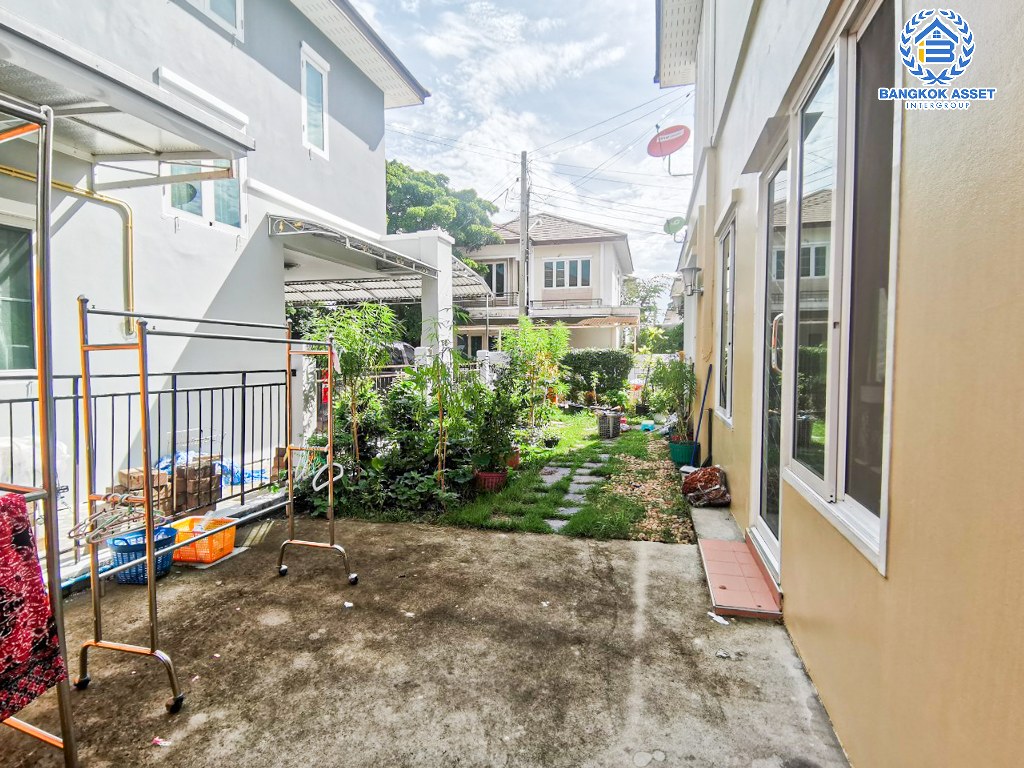 *****บ้านแฝดมือสอง โครงการ รติรมย์ ฟิฟท์ ราชพฤกษ์-ปิ่นเกล้า เนื้อที่ 45.50 ตร.ว. ฟังก์ชัน 3 ห้องนอน 2 ห้องน้ำ 2 ที่จอดรถ บรรยากาศเป็นส่วนตัว บนทำเลยอดนิยม เชื่อมต่อถนนสวนผัก, ถนนราชพฤกษ์, ถนนบางกรวย-ไทรน้อย ใกล้เซ็นทรัลเวสต์วิลล์ และจุดขึ้นทางด่วน "ศรีรัช"