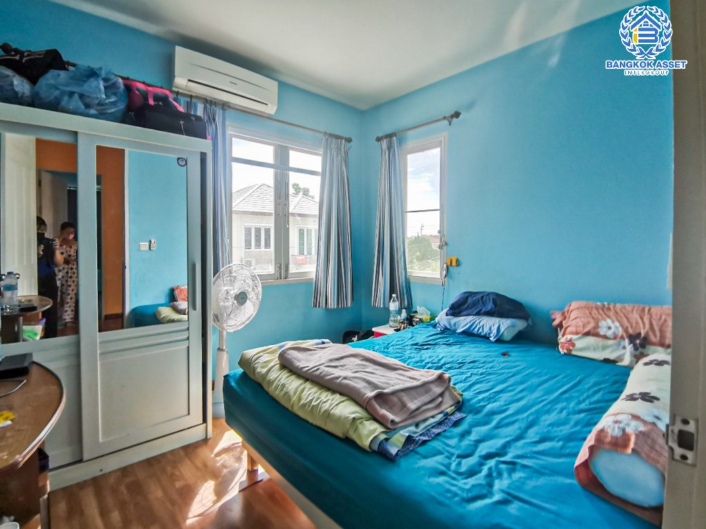 *****บ้านแฝดมือสอง โครงการ รติรมย์ ฟิฟท์ ราชพฤกษ์-ปิ่นเกล้า เนื้อที่ 45.50 ตร.ว. ฟังก์ชัน 3 ห้องนอน 2 ห้องน้ำ 2 ที่จอดรถ บรรยากาศเป็นส่วนตัว บนทำเลยอดนิยม เชื่อมต่อถนนสวนผัก, ถนนราชพฤกษ์, ถนนบางกรวย-ไทรน้อย ใกล้เซ็นทรัลเวสต์วิลล์ และจุดขึ้นทางด่วน "ศรีรัช"