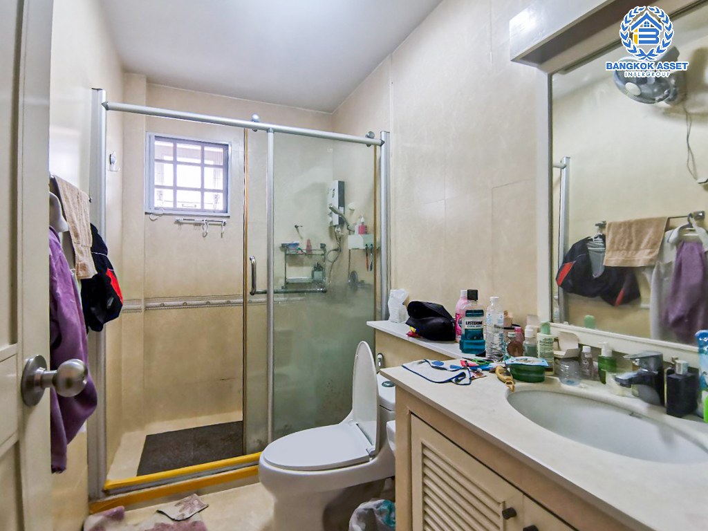 *****บ้านแฝดมือสอง โครงการ รติรมย์ ฟิฟท์ ราชพฤกษ์-ปิ่นเกล้า เนื้อที่ 45.50 ตร.ว. ฟังก์ชัน 3 ห้องนอน 2 ห้องน้ำ 2 ที่จอดรถ บรรยากาศเป็นส่วนตัว บนทำเลยอดนิยม เชื่อมต่อถนนสวนผัก, ถนนราชพฤกษ์, ถนนบางกรวย-ไทรน้อย ใกล้เซ็นทรัลเวสต์วิลล์ และจุดขึ้นทางด่วน "ศรีรัช"