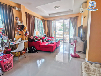 *****บ้านแฝดมือสอง โครงการ รติรมย์ ฟิฟท์ ราชพฤกษ์-ปิ่นเกล้า เนื้อที่ 45.50 ตร.ว. ฟังก์ชัน 3 ห้องนอน 2 ห้องน้ำ 2 ที่จอดรถ บรรยากาศเป็นส่วนตัว บนทำเลยอดนิยม เชื่อมต่อถนนสวนผัก, ถนนราชพฤกษ์, ถนนบางกรวย-ไทรน้อย ใกล้เซ็นทรัลเวสต์วิลล์ และจุดขึ้นทางด่วน "ศรีรัช"