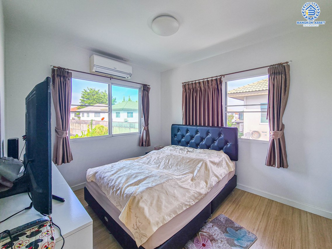 *****บ้านเดี่ยวมือสองนนทบุรี โครงการ พฤกษ์ลดา บางใหญ่2 หลังมุม! เนื้อที่กว้างขวางถึง 74.7 ตร.ว. ฟังก์ชัน 3 ห้องนอน 2 ห้องน้ำ 4 ที่จอดรถ บ้านสภาพใหม่ไม่ค่อยได้พักอาศัย บนทำเลแห่งการเดินทาง เชื่อมต่อถนนกาญจนาภิเษก, ซอยคลองถนน, ซอยแก้วอินทร์ ใกล้รถไฟฟ้าสายสีม่วง "สถานีคลองบางไผ่" และทางด่วน "กาญจนาภิเษก"...