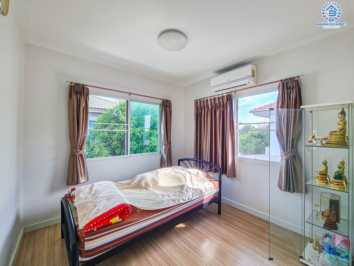 *****บ้านเดี่ยวมือสองนนทบุรี โครงการ พฤกษ์ลดา บางใหญ่2 หลังมุม! เนื้อที่กว้างขวางถึง 74.7 ตร.ว. ฟังก์ชัน 3 ห้องนอน 2 ห้องน้ำ 4 ที่จอดรถ บ้านสภาพใหม่ไม่ค่อยได้พักอาศัย บนทำเลแห่งการเดินทาง เชื่อมต่อถนนกาญจนาภิเษก, ซอยคลองถนน, ซอยแก้วอินทร์ ใกล้รถไฟฟ้าสายสีม่วง "สถานีคลองบางไผ่" และทางด่วน "กาญจนาภิเษก"...