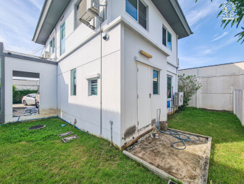 *****บ้านเดี่ยวมือสองนนทบุรี โครงการ พฤกษ์ลดา บางใหญ่2 หลังมุม! เนื้อที่กว้างขวางถึง 74.7 ตร.ว. ฟังก์ชัน 3 ห้องนอน 2 ห้องน้ำ 4 ที่จอดรถ บ้านสภาพใหม่ไม่ค่อยได้พักอาศัย บนทำเลแห่งการเดินทาง เชื่อมต่อถนนกาญจนาภิเษก, ซอยคลองถนน, ซอยแก้วอินทร์ ใกล้รถไฟฟ้าสายสีม่วง "สถานีคลองบางไผ่" และทางด่วน "กาญจนาภิเษก"...