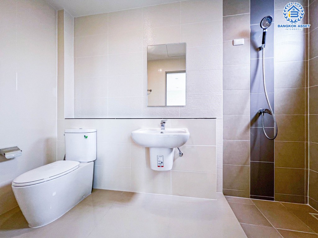 *****บ้านแฝด 3 ชั้นมือสอง โครงการ บ้านกลางเมือง The Edition สุขสวัสดิ์-พระราม3 เนื้อที่กว้าง 43.30 ตร.ว. ฟังก์ชัน 4 ห้องนอน 4 ห้องน้ำ 3 ที่จอดรถ บ้านหลังใหญ่ ตกแต่งครบพร้อมเข้าอยู่ บนทำเลดี เชื่อมต่อถนนสุขสวัสดิ์ ถนนประชาอุทิศ ถนนพระราม2  ใกล้จุดขึ้นทางด่วน "เฉลิมมหานคร"