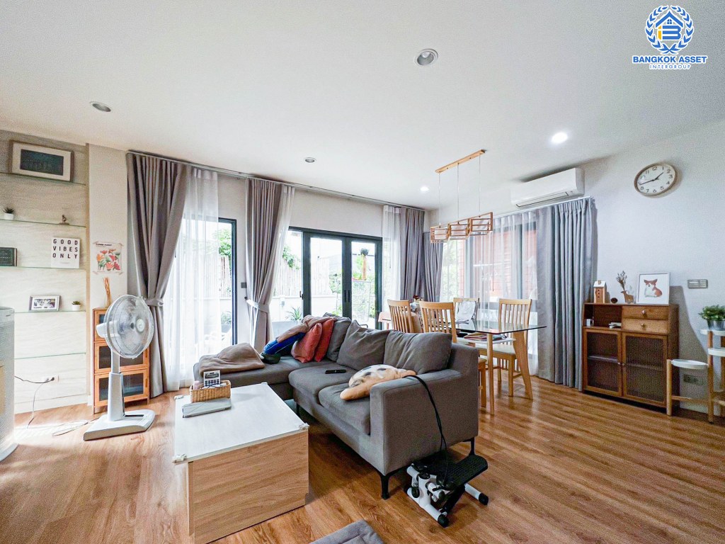 *****บ้านแฝด 3 ชั้นมือสอง โครงการ บ้านกลางเมือง The Edition สุขสวัสดิ์-พระราม3 เนื้อที่กว้าง 43.30 ตร.ว. ฟังก์ชัน 4 ห้องนอน 4 ห้องน้ำ 3 ที่จอดรถ บ้านหลังใหญ่ ตกแต่งครบพร้อมเข้าอยู่ บนทำเลดี เชื่อมต่อถนนสุขสวัสดิ์ ถนนประชาอุทิศ ถนนพระราม2  ใกล้จุดขึ้นทางด่วน "เฉลิมมหานคร"