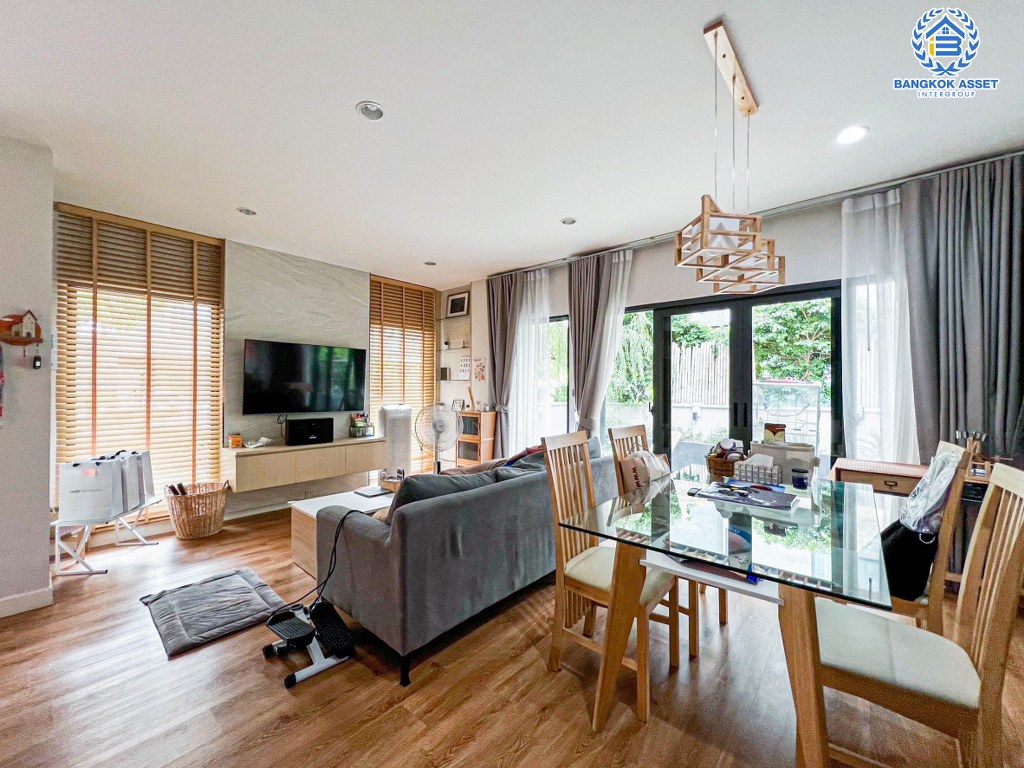 *****บ้านแฝด 3 ชั้นมือสอง โครงการ บ้านกลางเมือง The Edition สุขสวัสดิ์-พระราม3 เนื้อที่กว้าง 43.30 ตร.ว. ฟังก์ชัน 4 ห้องนอน 4 ห้องน้ำ 3 ที่จอดรถ บ้านหลังใหญ่ ตกแต่งครบพร้อมเข้าอยู่ บนทำเลดี เชื่อมต่อถนนสุขสวัสดิ์ ถนนประชาอุทิศ ถนนพระราม2  ใกล้จุดขึ้นทางด่วน "เฉลิมมหานคร"