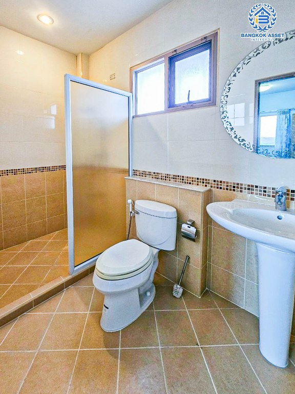 *****บ้านเดี่ยว 3 ชั้นมือสอง โครงการ นนทรีรีเจ้นท์ ราชพฤกษ์ เนื้อที่ 65 ตร.ว. ฟังก์ชัน 4 ห้องนอน 5 ห้องน้ำ 2 ที่จอดรถ บ้านหลังใหญ่ สวยเหมือนใหม่ ต่อเติมพร้อมเข้าอยู่ บนทำเลดี เชื่อมต่อถนนราชพฤกษ์ ถนนนครอินทร์ ถนนรัตนาธิเบศร์ ใกล้รถไฟฟ้าสายสีม่วง "สถานีบางรักน้อยท่าอิฐ" และจุดขึ้นทางด่วน "ศรีรัช"