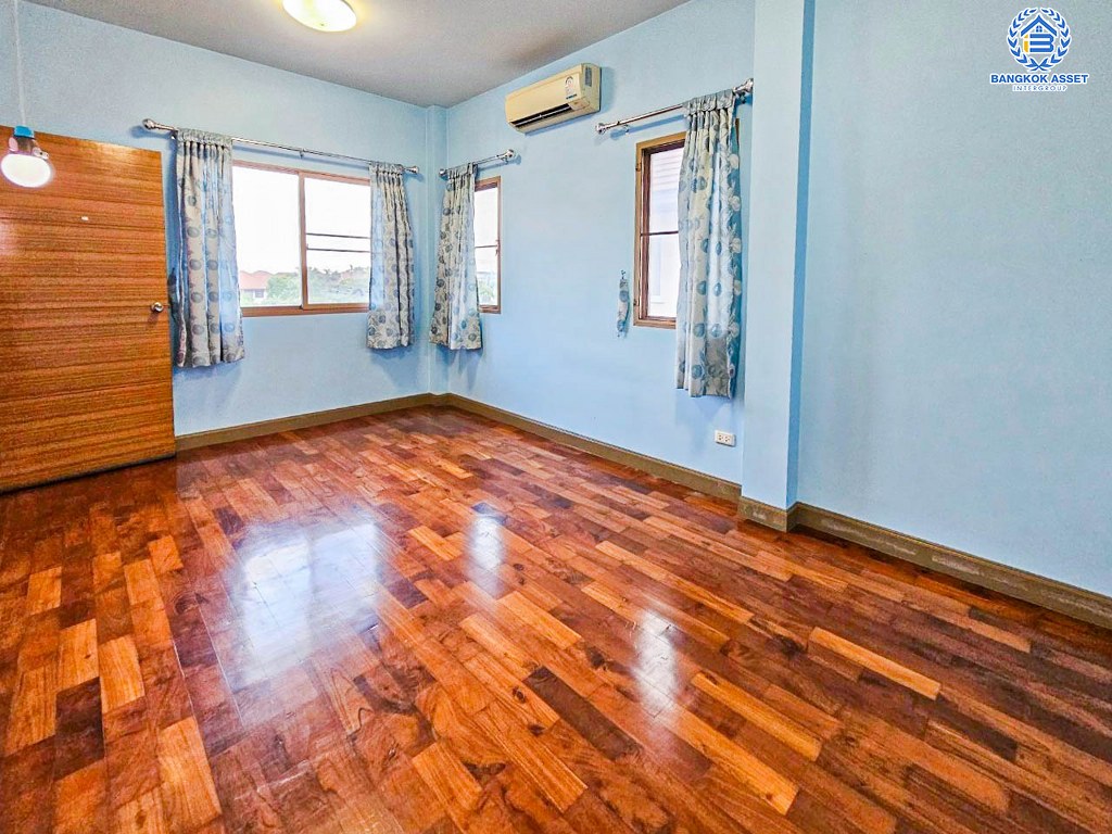 *****บ้านเดี่ยว 3 ชั้นมือสอง โครงการ นนทรีรีเจ้นท์ ราชพฤกษ์ เนื้อที่ 65 ตร.ว. ฟังก์ชัน 4 ห้องนอน 5 ห้องน้ำ 2 ที่จอดรถ บ้านหลังใหญ่ สวยเหมือนใหม่ ต่อเติมพร้อมเข้าอยู่ บนทำเลดี เชื่อมต่อถนนราชพฤกษ์ ถนนนครอินทร์ ถนนรัตนาธิเบศร์ ใกล้รถไฟฟ้าสายสีม่วง "สถานีบางรักน้อยท่าอิฐ" และจุดขึ้นทางด่วน "ศรีรัช"