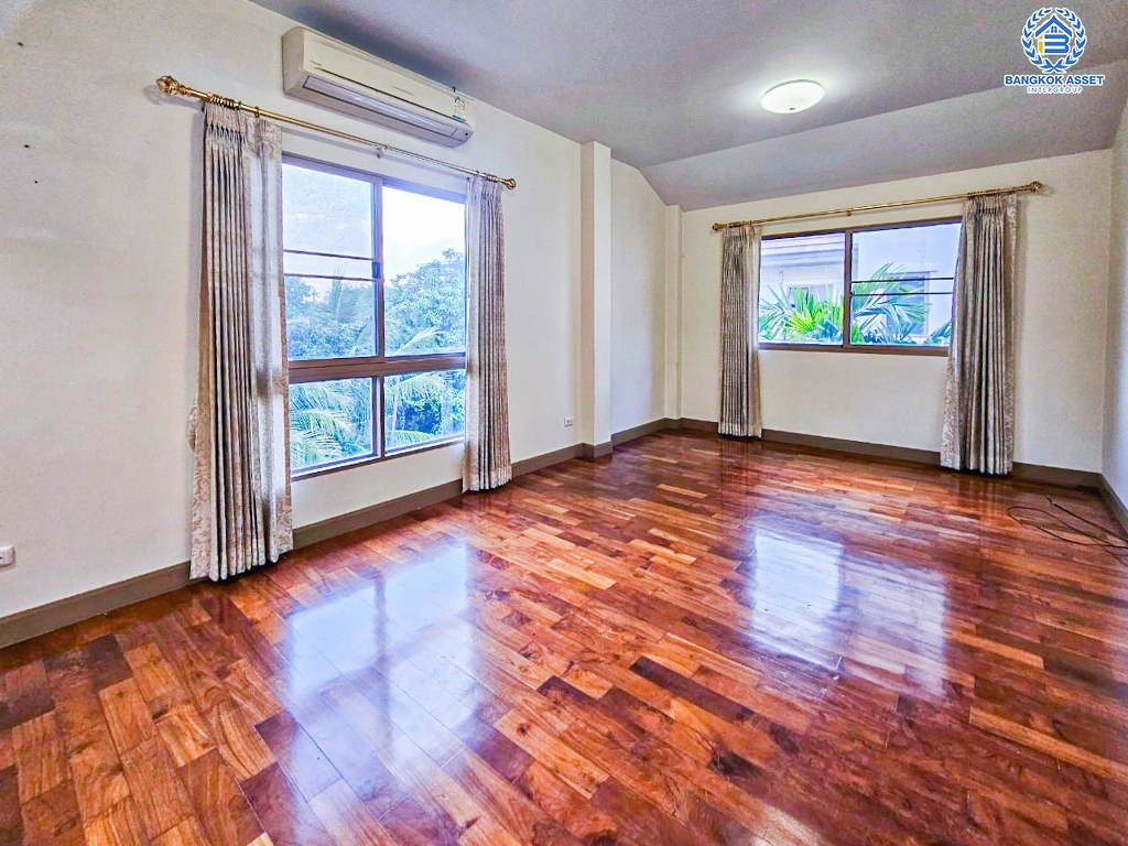 *****บ้านเดี่ยว 3 ชั้นมือสอง โครงการ นนทรีรีเจ้นท์ ราชพฤกษ์ เนื้อที่ 65 ตร.ว. ฟังก์ชัน 4 ห้องนอน 5 ห้องน้ำ 2 ที่จอดรถ บ้านหลังใหญ่ สวยเหมือนใหม่ ต่อเติมพร้อมเข้าอยู่ บนทำเลดี เชื่อมต่อถนนราชพฤกษ์ ถนนนครอินทร์ ถนนรัตนาธิเบศร์ ใกล้รถไฟฟ้าสายสีม่วง "สถานีบางรักน้อยท่าอิฐ" และจุดขึ้นทางด่วน "ศรีรัช"