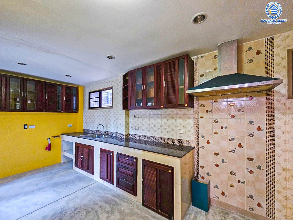 *****บ้านเดี่ยว 3 ชั้นมือสอง โครงการ นนทรีรีเจ้นท์ ราชพฤกษ์ เนื้อที่ 65 ตร.ว. ฟังก์ชัน 4 ห้องนอน 5 ห้องน้ำ 2 ที่จอดรถ บ้านหลังใหญ่ สวยเหมือนใหม่ ต่อเติมพร้อมเข้าอยู่ บนทำเลดี เชื่อมต่อถนนราชพฤกษ์ ถนนนครอินทร์ ถนนรัตนาธิเบศร์ ใกล้รถไฟฟ้าสายสีม่วง "สถานีบางรักน้อยท่าอิฐ" และจุดขึ้นทางด่วน "ศรีรัช"