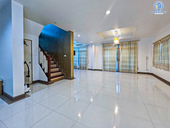 *****บ้านเดี่ยว 3 ชั้นมือสอง โครงการ นนทรีรีเจ้นท์ ราชพฤกษ์ เนื้อที่ 65 ตร.ว. ฟังก์ชัน 4 ห้องนอน 5 ห้องน้ำ 2 ที่จอดรถ บ้านหลังใหญ่ สวยเหมือนใหม่ ต่อเติมพร้อมเข้าอยู่ บนทำเลดี เชื่อมต่อถนนราชพฤกษ์ ถนนนครอินทร์ ถนนรัตนาธิเบศร์ ใกล้รถไฟฟ้าสายสีม่วง "สถานีบางรักน้อยท่าอิฐ" และจุดขึ้นทางด่วน "ศรีรัช"