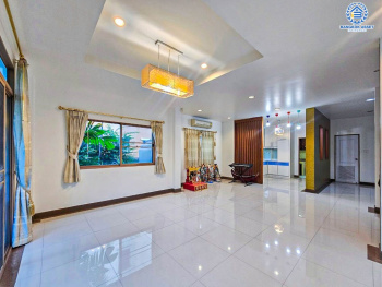 *****บ้านเดี่ยว 3 ชั้นมือสอง โครงการ นนทรีรีเจ้นท์ ราชพฤกษ์ เนื้อที่ 65 ตร.ว. ฟังก์ชัน 4 ห้องนอน 5 ห้องน้ำ 2 ที่จอดรถ บ้านหลังใหญ่ สวยเหมือนใหม่ ต่อเติมพร้อมเข้าอยู่ บนทำเลดี เชื่อมต่อถนนราชพฤกษ์ ถนนนครอินทร์ ถนนรัตนาธิเบศร์ ใกล้รถไฟฟ้าสายสีม่วง "สถานีบางรักน้อยท่าอิฐ" และจุดขึ้นทางด่วน "ศรีรัช"