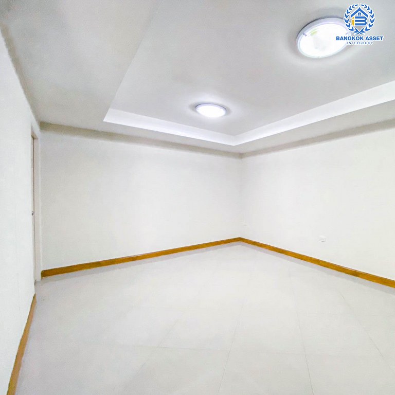 *****บ้านเดี่ยวมือสอง โครงการ สินธานีแกรนด์วิลล์ รังสิต-นครนายก หลังมุม เนื้อที่ 54 ตร.ว. ฟังก์ชัน 4 ห้องนอน 2 ห้องน้ำ 2 ที่จอดรถ บ้านสภาพดีเยี่ยม พื้นที่ใช้สอยกว้าง โครงการตั้งบนทำเลเดินทางสะดวก เชื่อมต่อถนนรังสิต-นครนายก ถนนพหลโยธิน-ลำลูกกา ถนนวงแหวนรอบนอก