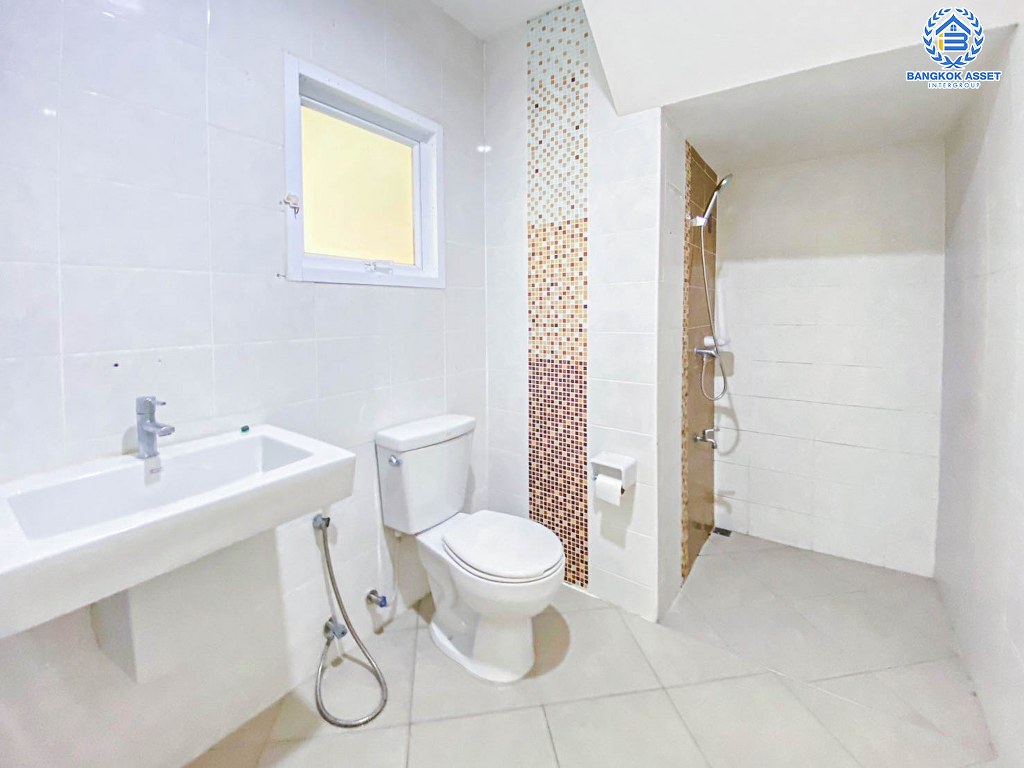 *****บ้านเดี่ยวมือสอง โครงการ สินธานีแกรนด์วิลล์ รังสิต-นครนายก หลังมุม เนื้อที่ 54 ตร.ว. ฟังก์ชัน 4 ห้องนอน 2 ห้องน้ำ 2 ที่จอดรถ บ้านสภาพดีเยี่ยม พื้นที่ใช้สอยกว้าง โครงการตั้งบนทำเลเดินทางสะดวก เชื่อมต่อถนนรังสิต-นครนายก ถนนพหลโยธิน-ลำลูกกา ถนนวงแหวนรอบนอก