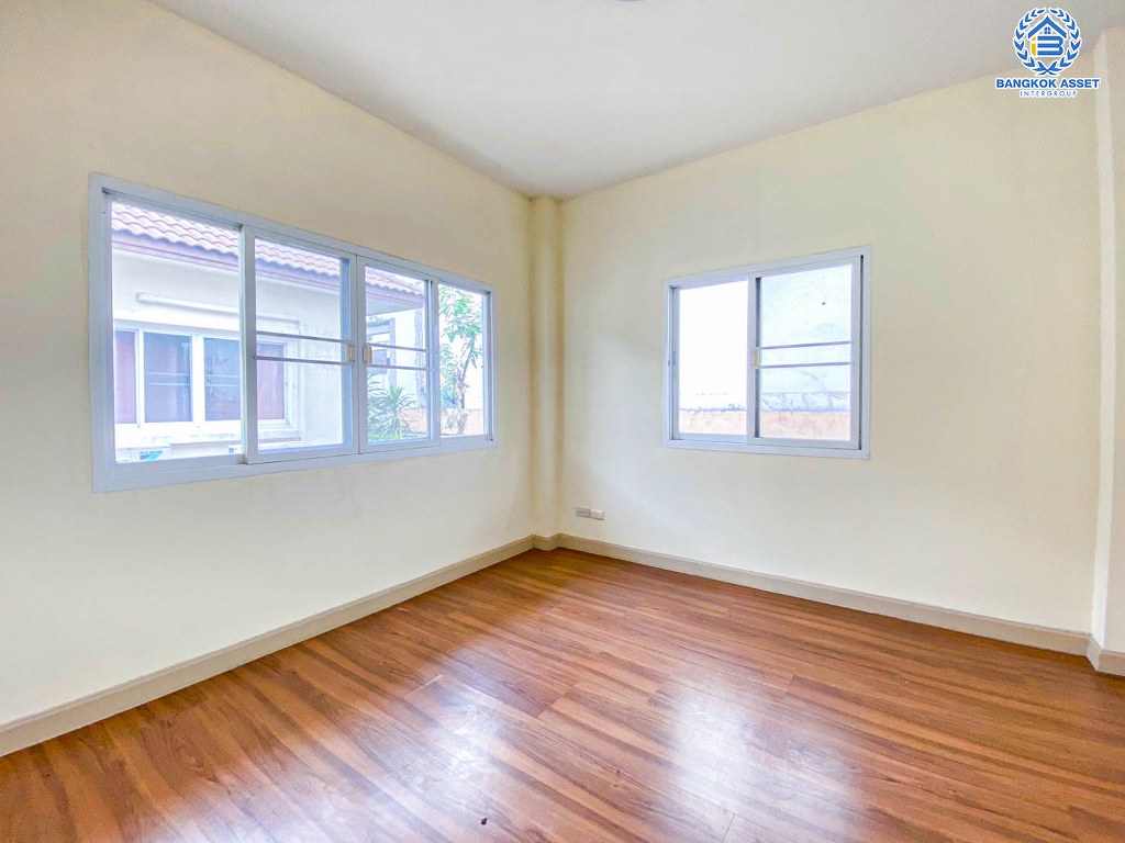 *****บ้านเดี่ยวมือสอง โครงการ สินธานีแกรนด์วิลล์ รังสิต-นครนายก หลังมุม เนื้อที่ 54 ตร.ว. ฟังก์ชัน 4 ห้องนอน 2 ห้องน้ำ 2 ที่จอดรถ บ้านสภาพดีเยี่ยม พื้นที่ใช้สอยกว้าง โครงการตั้งบนทำเลเดินทางสะดวก เชื่อมต่อถนนรังสิต-นครนายก ถนนพหลโยธิน-ลำลูกกา ถนนวงแหวนรอบนอก